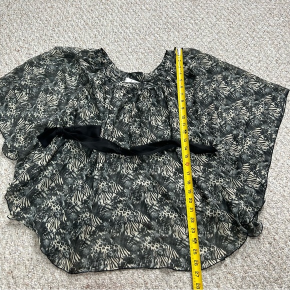 Lilly Lou Animal Print Belted Blouse Womens Small Pullover Relaxed Flowy Sheer - Picture 9 of 10